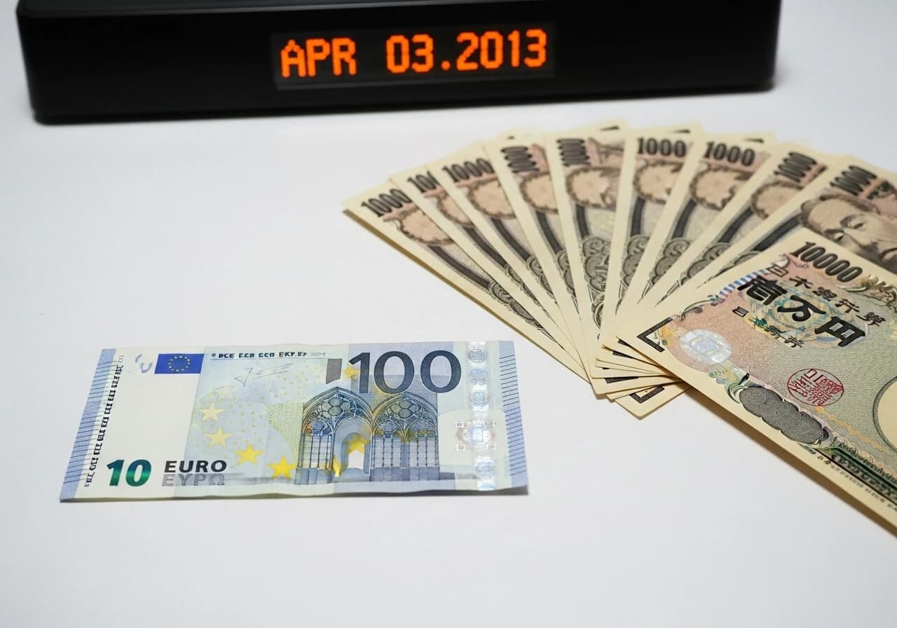 post-on-april-3-2013-one-euro-could-be-exchanged-for-how-many-japanese-yen-image